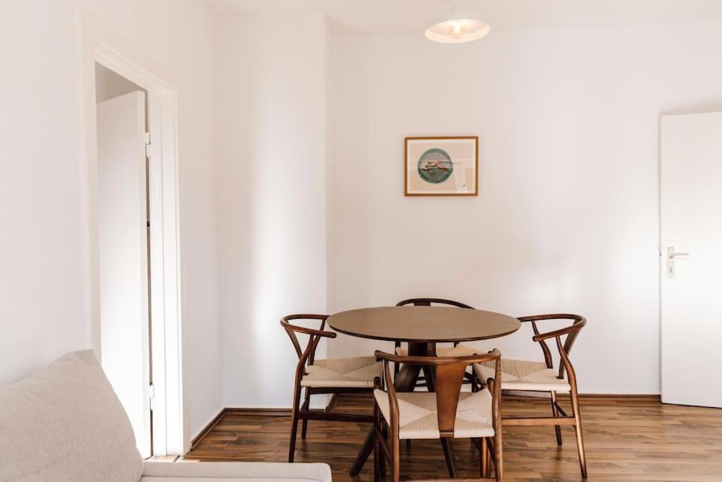 Komplett Neu: 2-Zi Zentral Im Altbau. 24H-Checkin Kiel Dış mekan fotoğraf